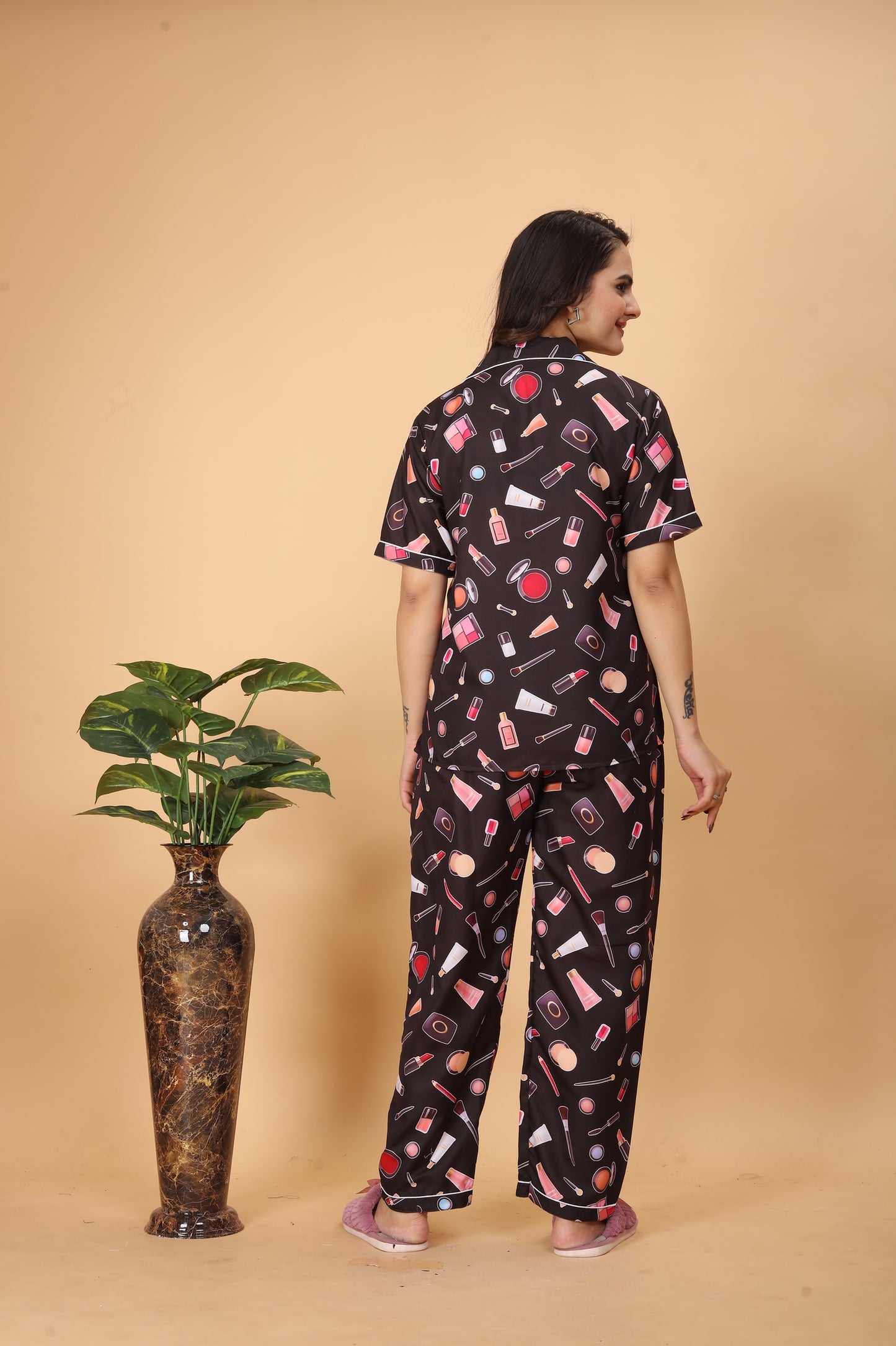 MAKEUP PRINT NIGHT SUITE