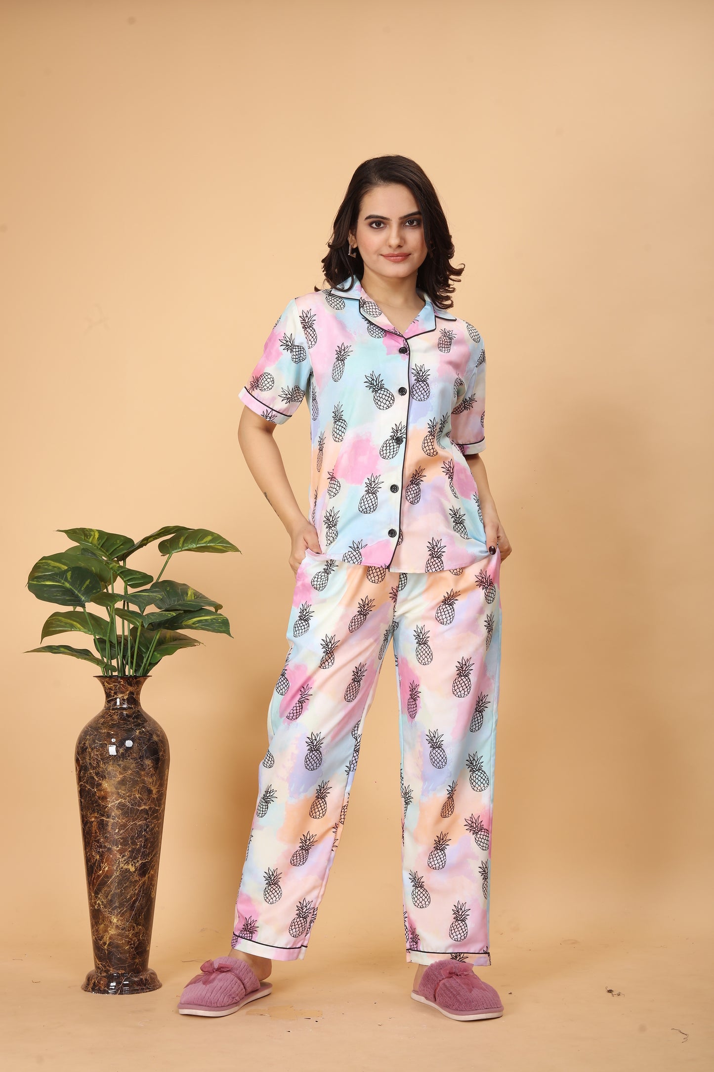 PINEAPPLE PRINT NIGHT SUITE