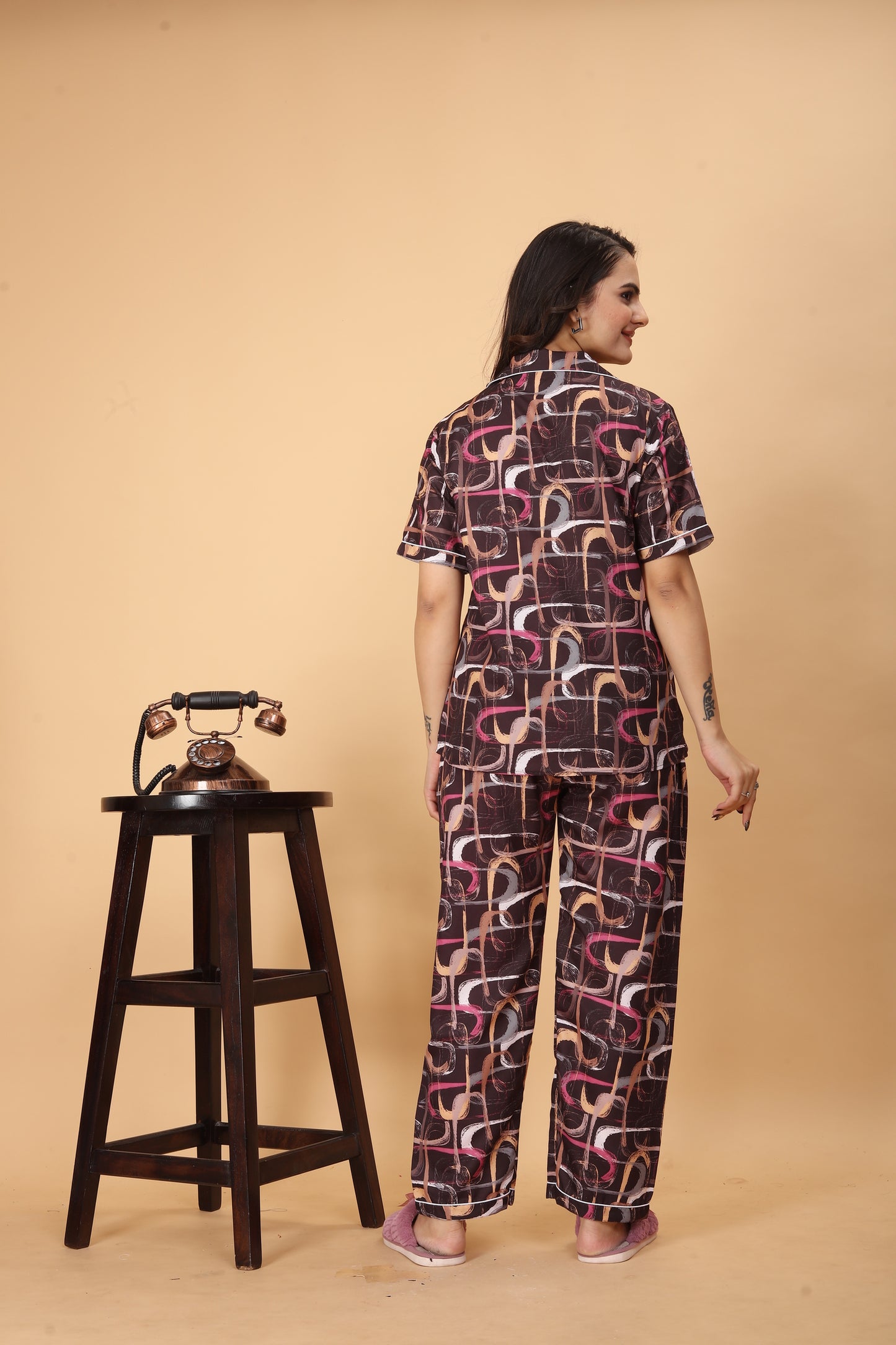 BROWN PATTERNED NIGHT SUITE