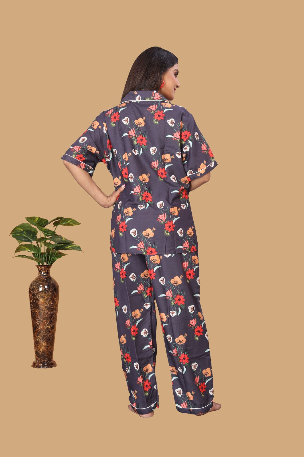 BLACK FLORAL NIGHT SUITE