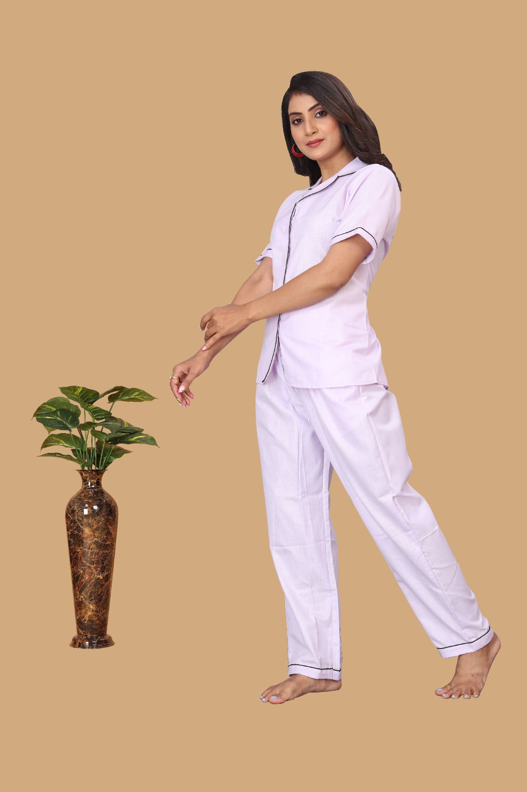 WHITE PLAIN NIGHT SUITE