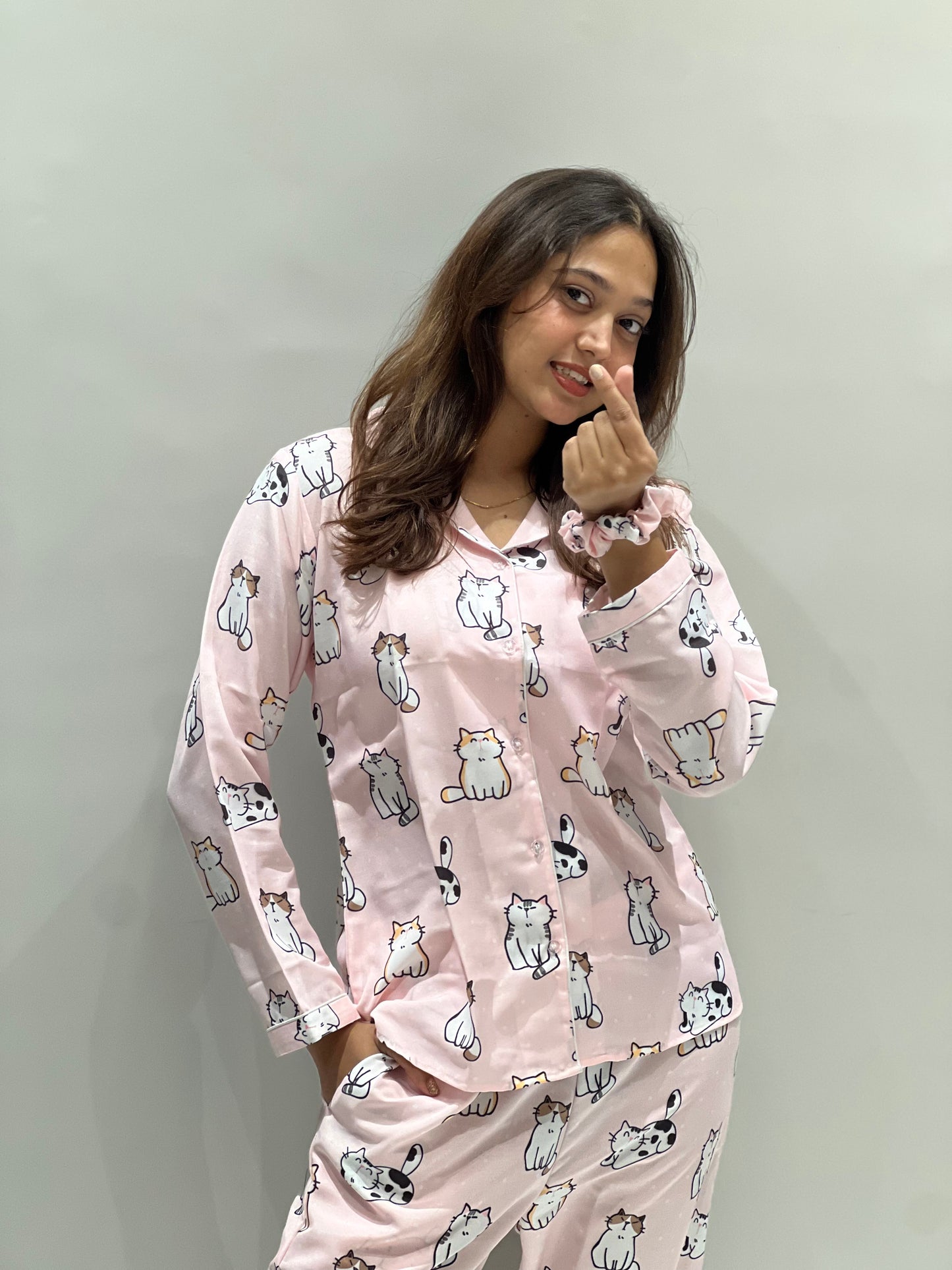 CAT PINK COLUR PRINTED NIGHT SUITE WITH SCRUNCHES