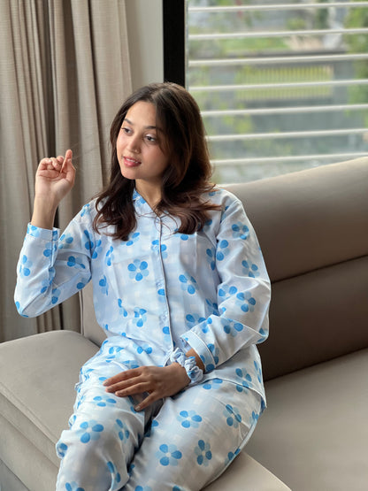 BLUE FLOWER PRINTED NIGHT SUITE WITH SCRUNCHES